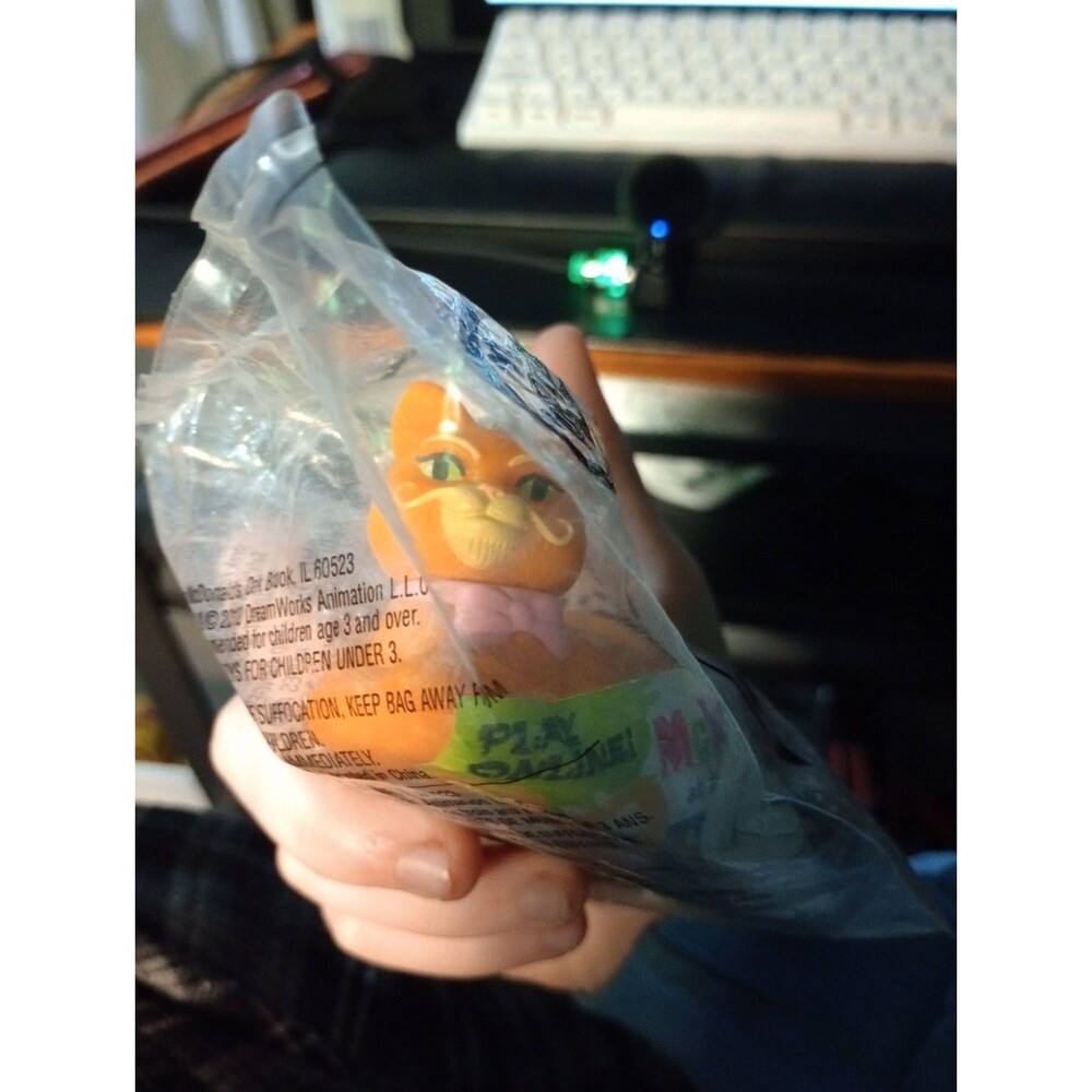 McDonald's 2011 Puss in Boots Shrek Forever After Happy Meal Toy